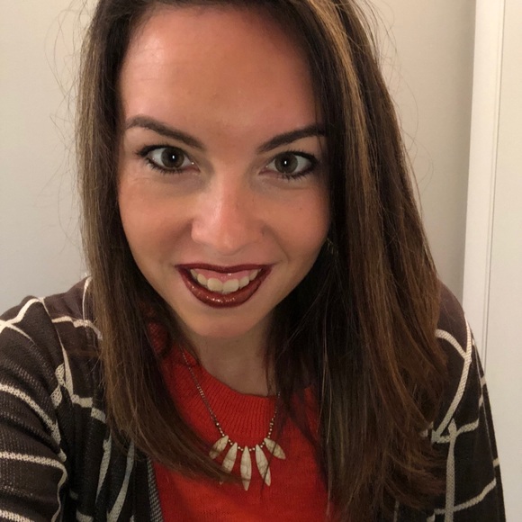 Meet your Posher, Ashlea - Picture 3 of 3